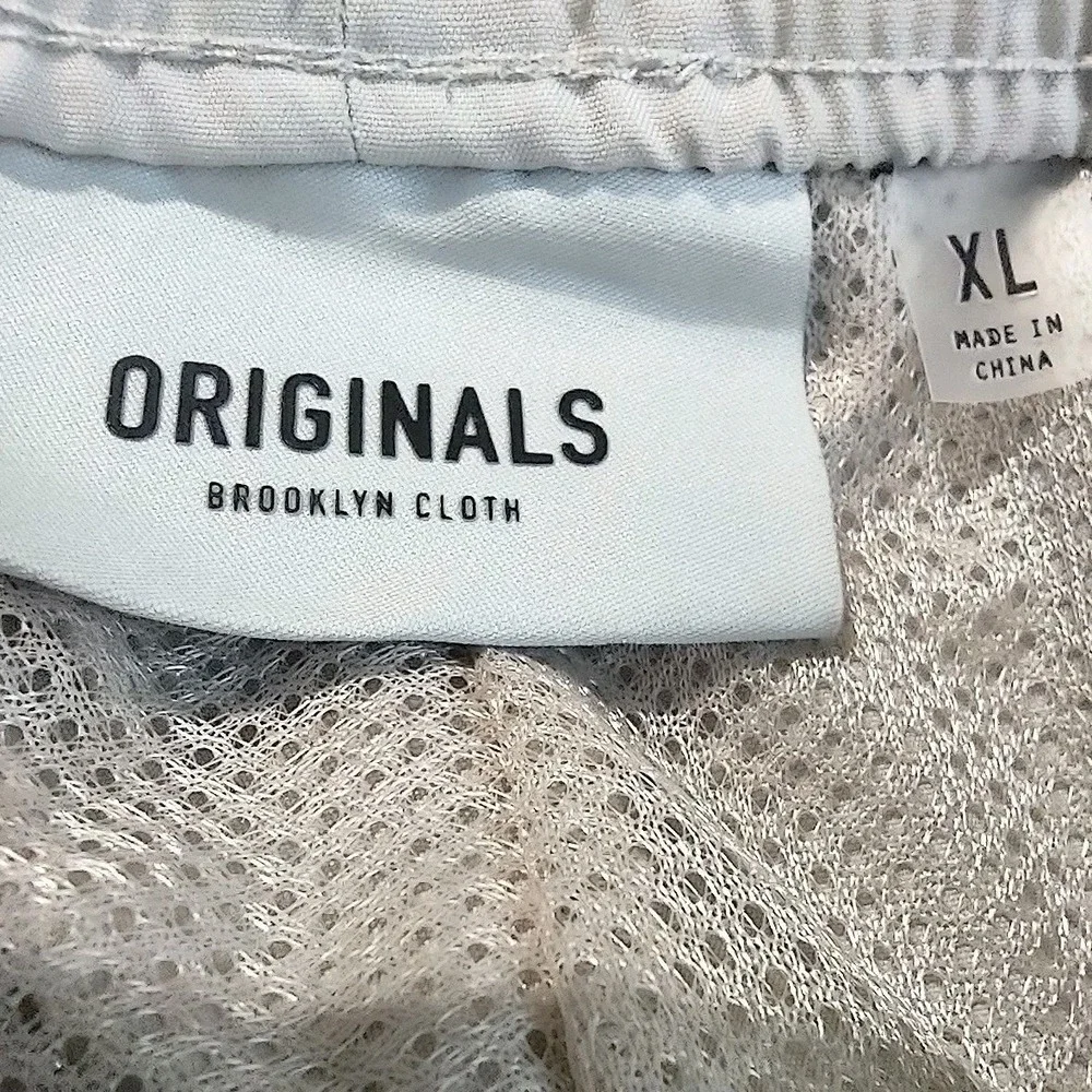 Originals Brooklyn Cloth Shorts Board Mens Size XL Pockets Mesh Lined Drawstring